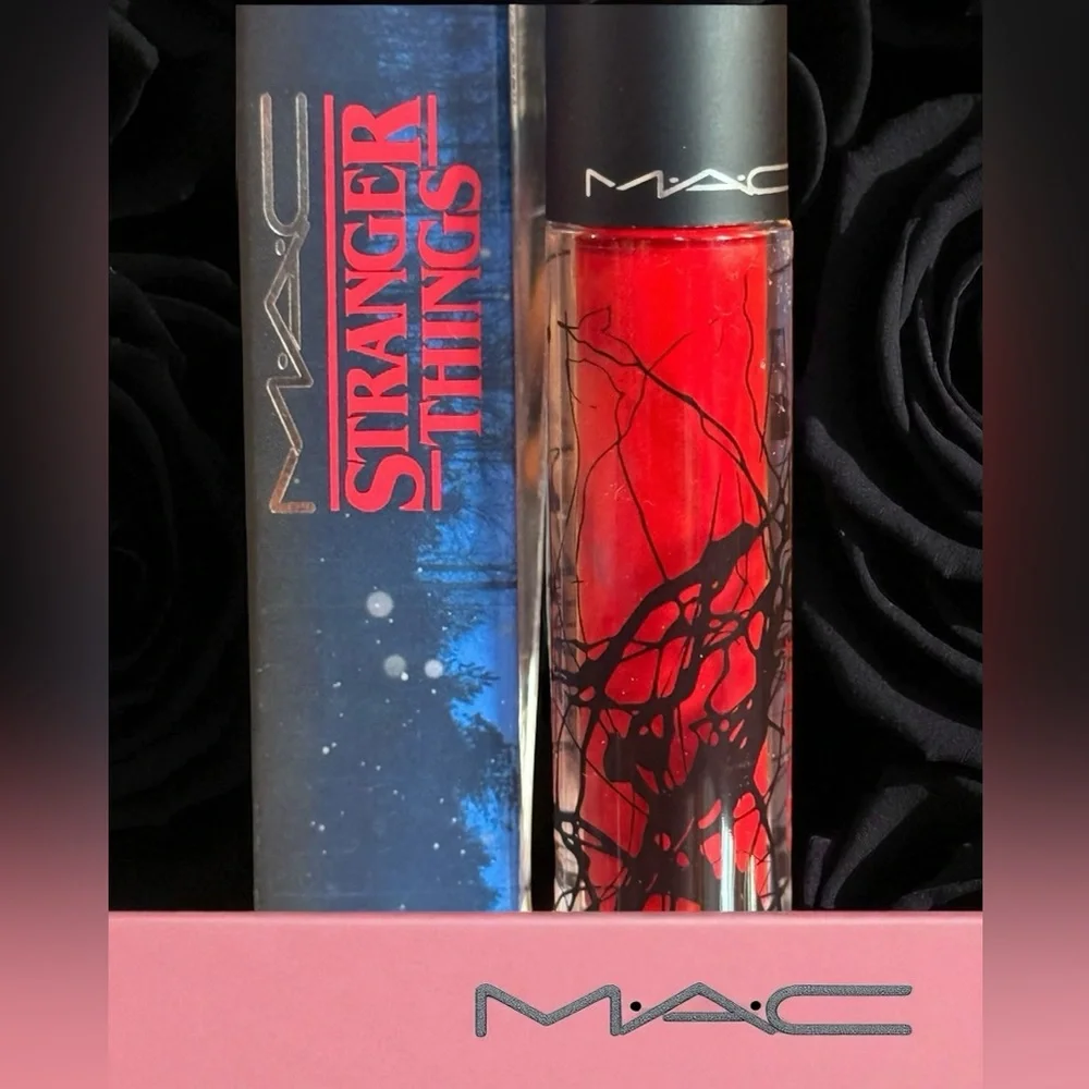 MAC X STRANGER THINGS ROCKIN ROBIN LIPGLASS. LIMITED EDITION. NEW IN BOX.